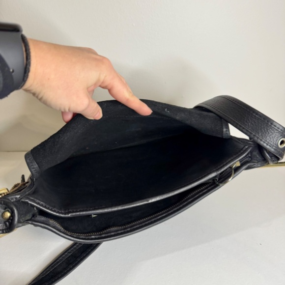 Vintage 1990s Black Leather Patricia's Legacy Coach Saddle Style Shoulder Bag - Picture 10 of 15